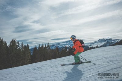 來看啦喂！教你如何選購滑雪服