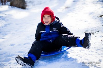 滑雪服可以當(dāng)沖鋒衣穿嗎？